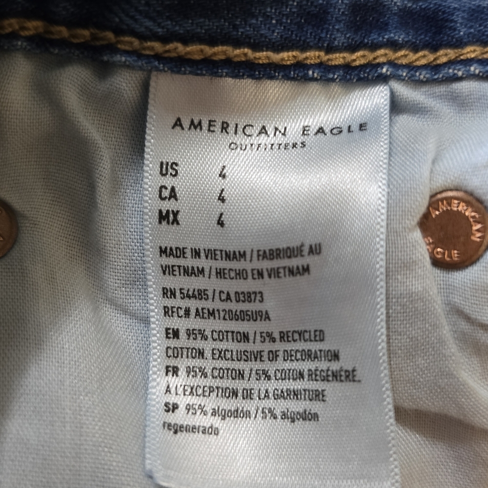 American Eagle Shorts Womens 4 Tomgirl Short Mid Rise Distressed Cuffed - Picture 8 of 10